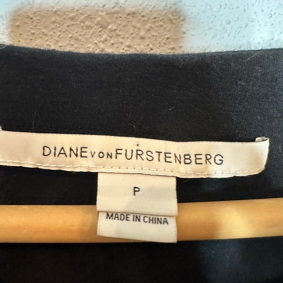 Diane Von Furstenberg Elegant Black Dress size P - Picture 3 of 7